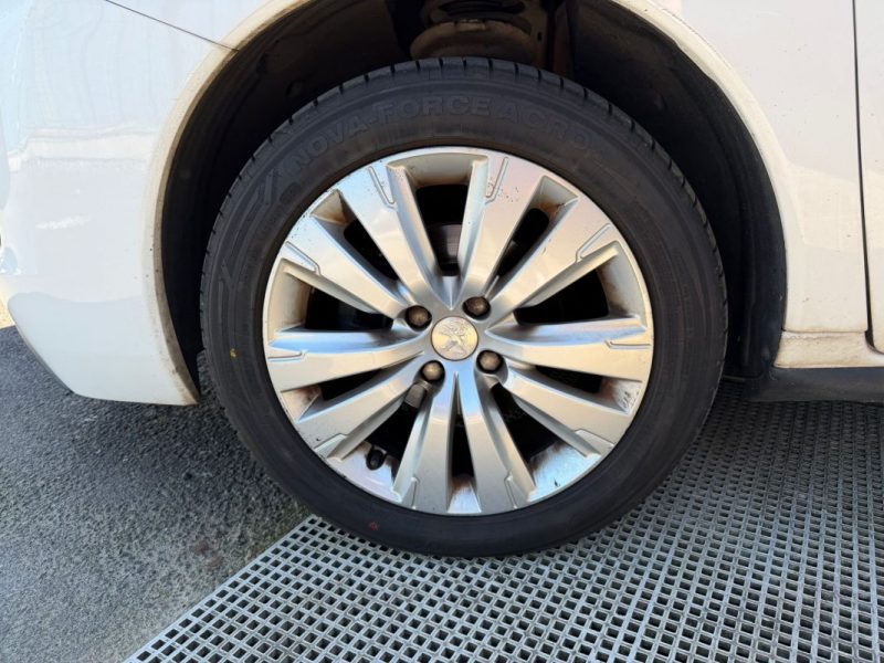 PEUGEOT 3008 1.6 HDI 115CV S&S ALLURE 