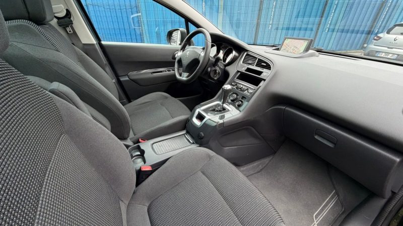 PEUGEOT 5008 1.6 HDI 120CV S&S STYLE EAT6 