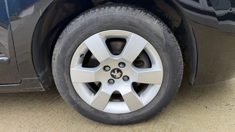 PEUGEOT 5008 1.6 HDI 120CV S&S STYLE EAT6 