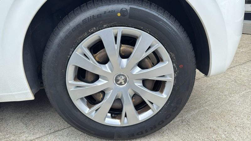 PEUGEOT 208 HDI 100CV PREMIUM 